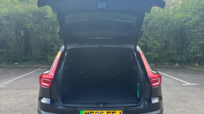 Volvo EX40 185kW Ext Range Ultra Black Edition 82kWh 5dr Auto Electric Estate